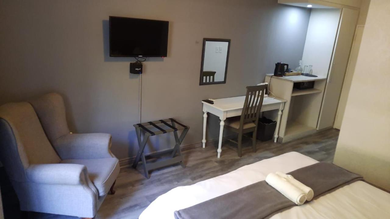 Vista Ort Hotel Kempton Park Exterior photo