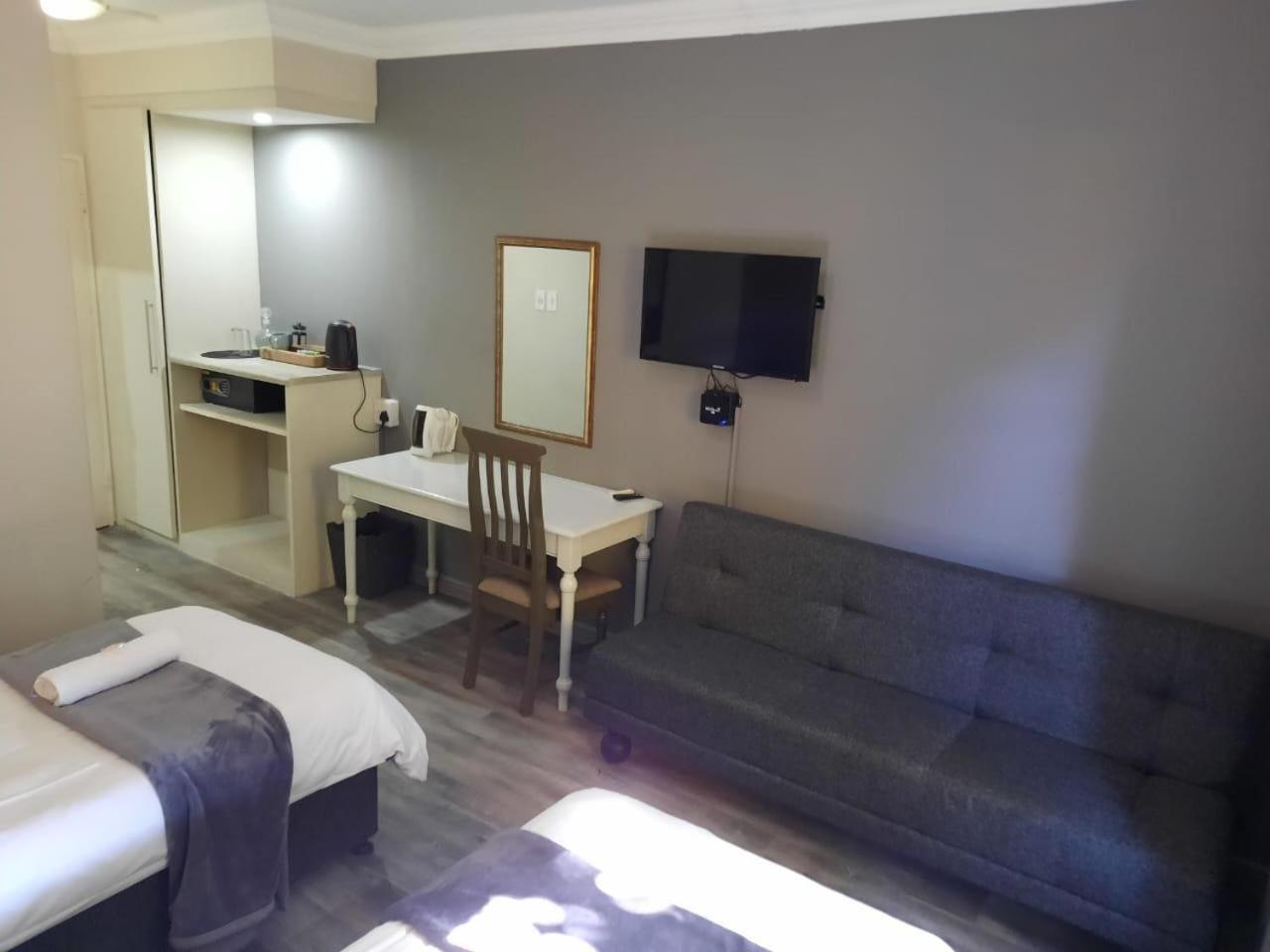 Vista Ort Hotel Kempton Park Room photo