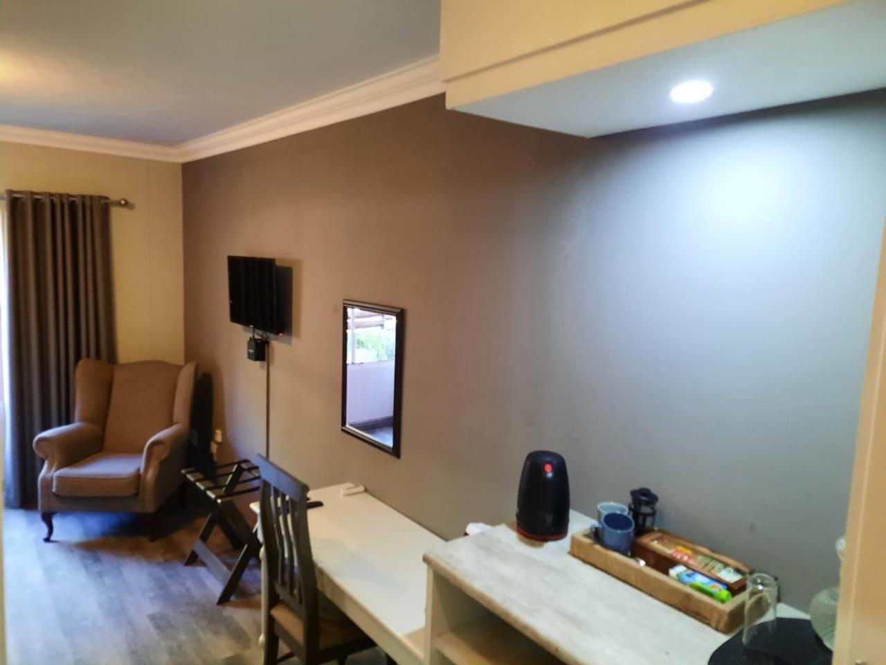 Vista Ort Hotel Kempton Park Room photo